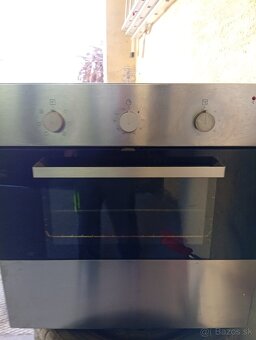 Elektrická trúba vstavaná . - 2