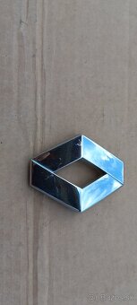 predam predny znak na renault - 2