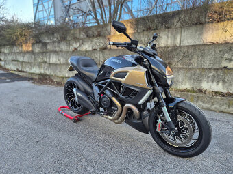 Ducati Diavel 1200 - 2