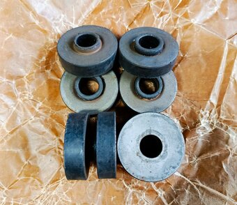 Gaz 69 - silentbloky přídavné převodovky - Originál - 2