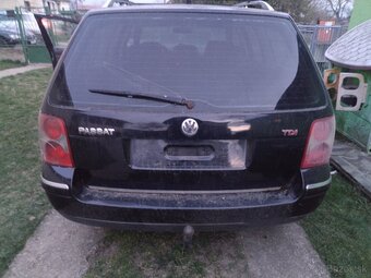VW Passat Variant-Kufrove dvere/5dvere - 2