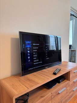 Samsung TV UE40D5000pw - 2