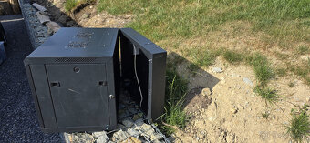 predám serverovu skrinku - 2