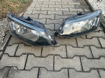 Svetlá Škoda Fábia 3 - 2