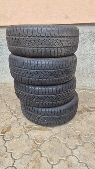 PIRELLI 215 55 R17 - 2