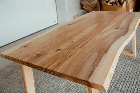 Jedálensky stôl - krásne jaseňové drevo - 2