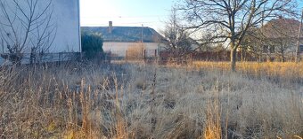 Bruty - 450 m2 STAVEBNÝ POZEMOK V OBCI – na Predaj - 2
