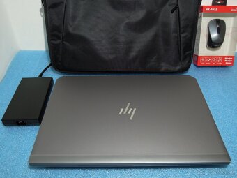 Herný HP ZBook G6 17.3" Intel Xeon 5Ghz 1TB SSD RTX5000 32G - 2