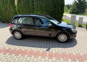 Volkswagen Golf 1,4i VI serviska , klima , benzín manuál - 2