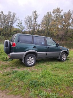 Predam Nissan Terrano 2 - 2