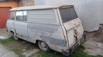 Škoda 1203 zo šiltom - 2