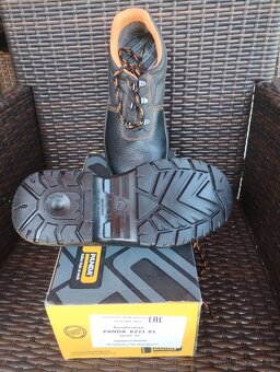 Bezpečnostná obuv Panda BETA 6211 S1 SRC - 2