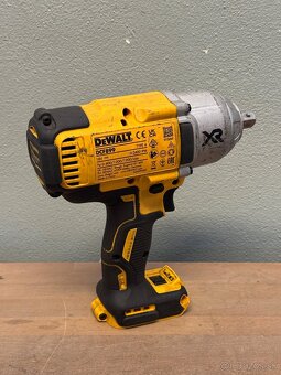 AKU razovy uťahovák Dewalt - 2