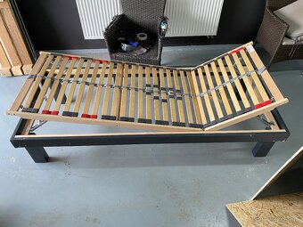 Polohovatelné lehátko - 2