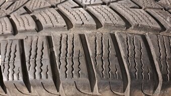 Predám 4ks jazdené zimné 215/65r17-99V Good Year - 2