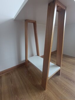 Pracovný/písací stôl - 2