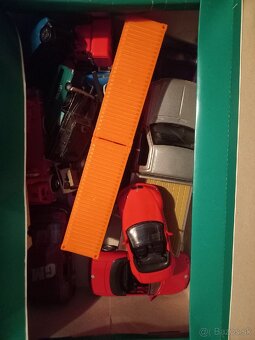 Autíčka, Burága - 2