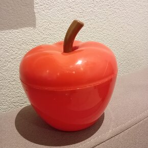 Predám staré plastové jablko na ukladanie drobností - 2