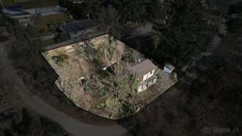 PREDAJ POZEMKU VEDĽA LESA, S REKREAČNOU CHATOU A UPI - DEVÍN - 2