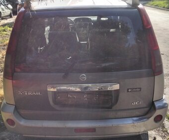 Nissan Xtrail 2.2 dCi T30 2004 predám PIATE DVERE a iné diel - 2