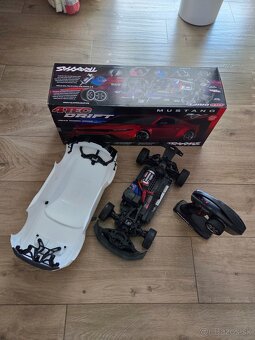 TRAXXAS RC model auta 1:10 4-Tec Drift Ford Mustang - 2