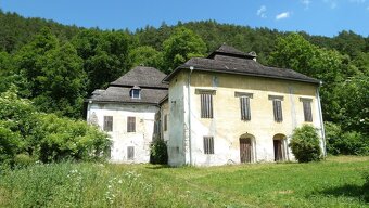 Kaštieľ v srdci malebnej prírody - na predaj idylické sídlo - 2