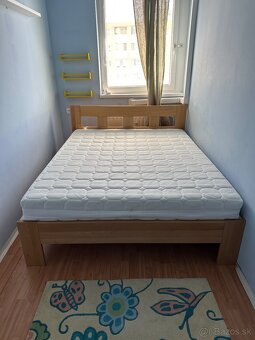 Manželská posteľ s roštami a kvalitným madracom - 2