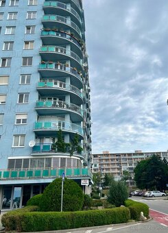 Predaj 3-izbového bytu v Ružinove s lodžiami a parkingom - 2
