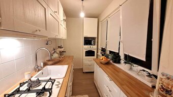 EXKLUZÍVNY PREDAJ-Kompletne prerobený 2 izb.byt s loggiou KN - 2