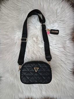 kabelka Guess crossbody. - 2