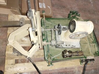 dlabací stolík - 2