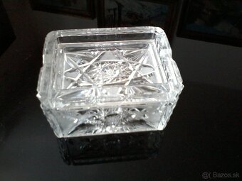 krištálový popolník a kazeta - 2