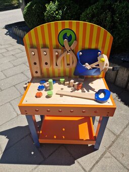 Drevený stolík s náradím benji - 2