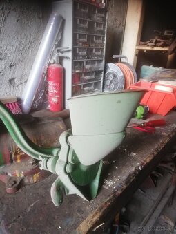 Ručný mlynček - 2