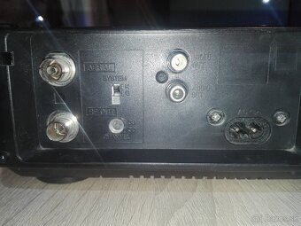 VHS videoprehrávač AIWA+TV farebné, 14“. - 2