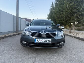 Škoda Superb 2.0 TDI DSG 4x4 maximálne zachovala - 2
