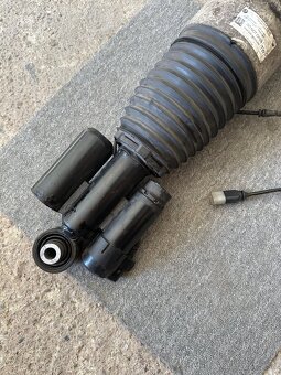 Zadný ľavý Vzduchový mech vankúš BMW G30 G31 - 2