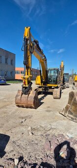 Predam pasovy bager JCB 220 LC - 2