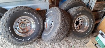 33x12,5 r15 BF Goodrich A/T KO2 - 2