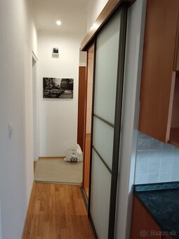 1IZB S BALKONOM BLIZKO CENTRA ZAČIATOK RASTISLAVOVEJ - 2