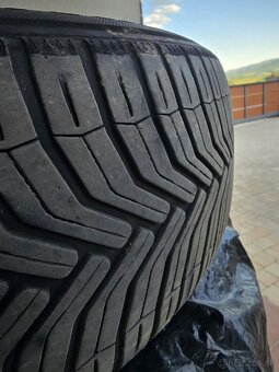 Celoročné gumy Michelin 235/60 r18 - 2