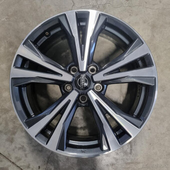 NISSAN disky 5x114.3 R18 7J ET40 - 2