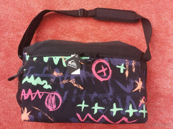 QUIKSILVER trendová messenger taška - 2