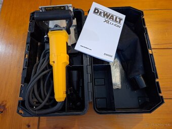 Lamelovacia fréza Dewalt DW682K 600 W + kufor - 2
