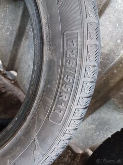225/55 R17 - 2