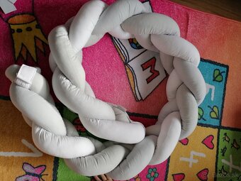 Pleteny mantinel do postelky - 2