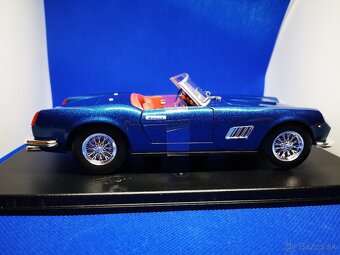 Predám zberateľský model Ferrari 250 California - 1957, 1:24 - 2