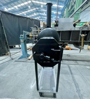 Gril lokomotíva s udiarňou - 2