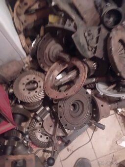 Predám  náhradné  diely  tatra 805 - 2