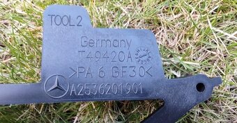 Mercedes GLC C253 W253 2016 - okular drziak celo stena - 2